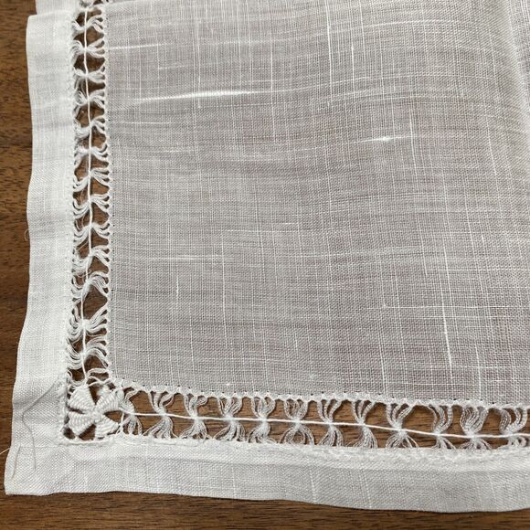 Vintage Set of 4 Sheer White Fine Linen Cocktail Napkins Cutwork Detail Handwork - Picture 2 of 8